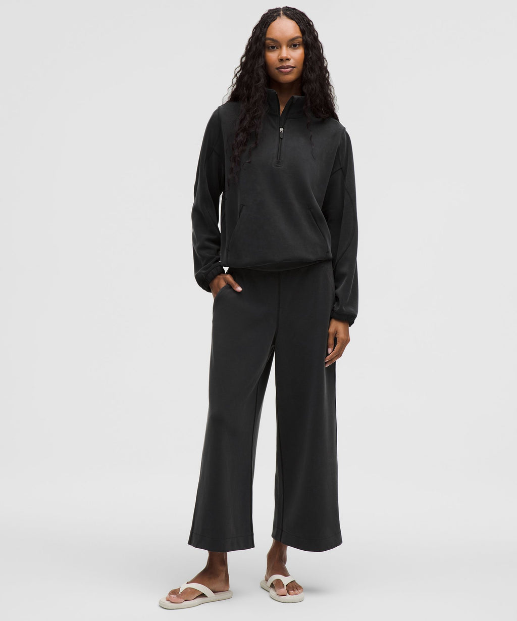 Softstreme High-Rise Wide-Leg Cropped Pant