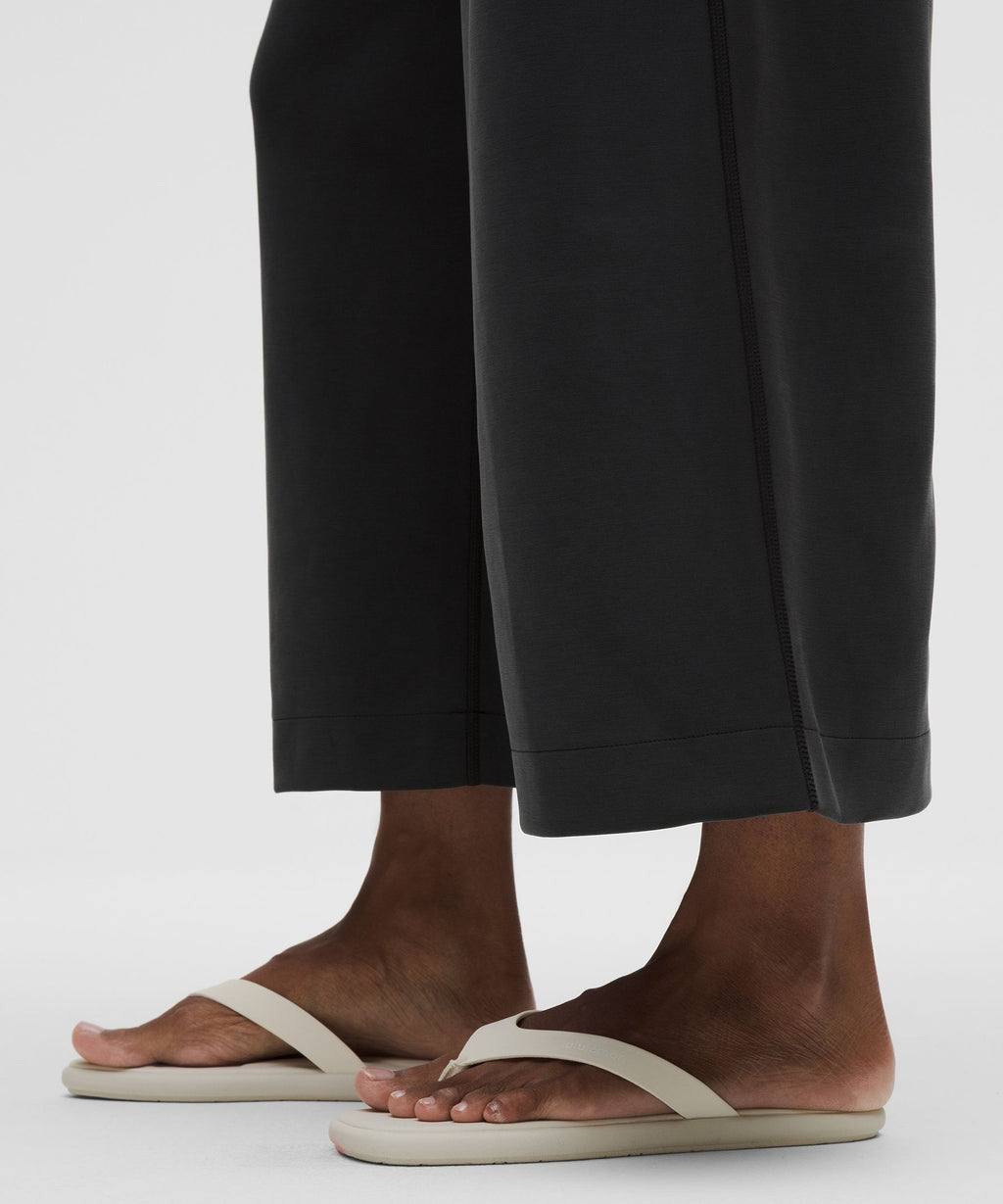 Softstreme High-Rise Wide-Leg Cropped Pant