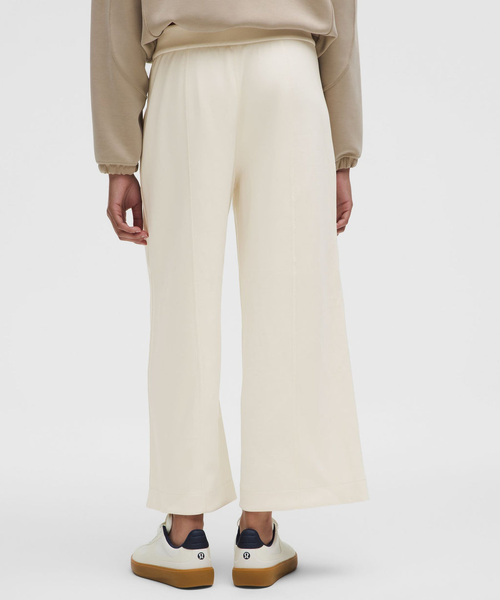 Softstreme High-Rise Wide-Leg Cropped Pant