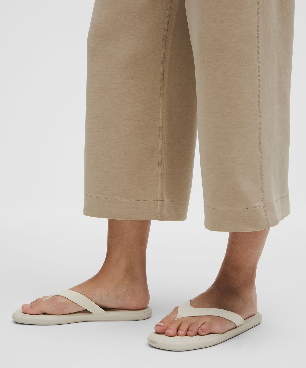 Softstreme High-Rise Wide-Leg Cropped Pant