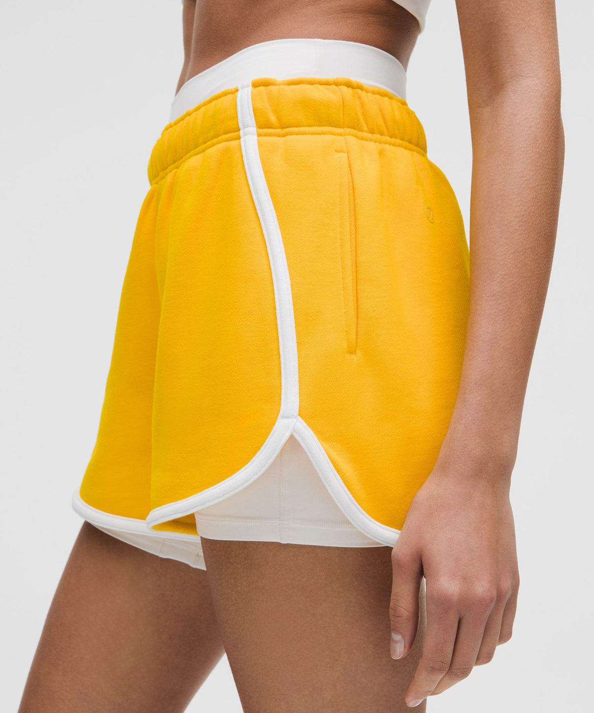 Scuba Mid-Rise Oversized Short 3"Trim