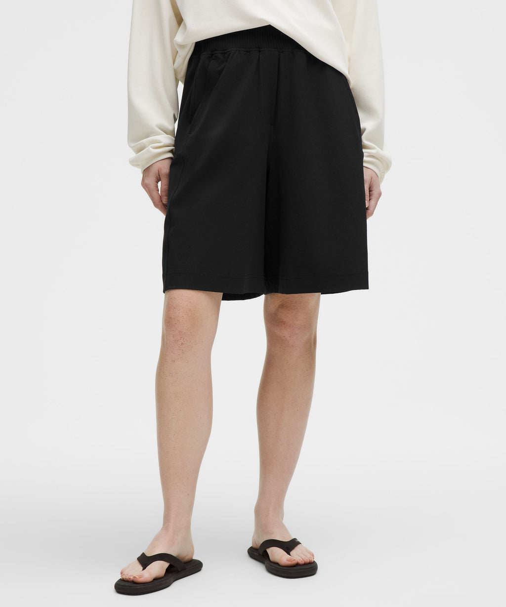 Stretch Woven Ruffle-Waist High-Rise Short 9"