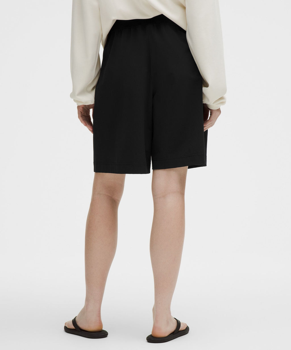 Stretch Woven Ruffle-Waist High-Rise Short 9"