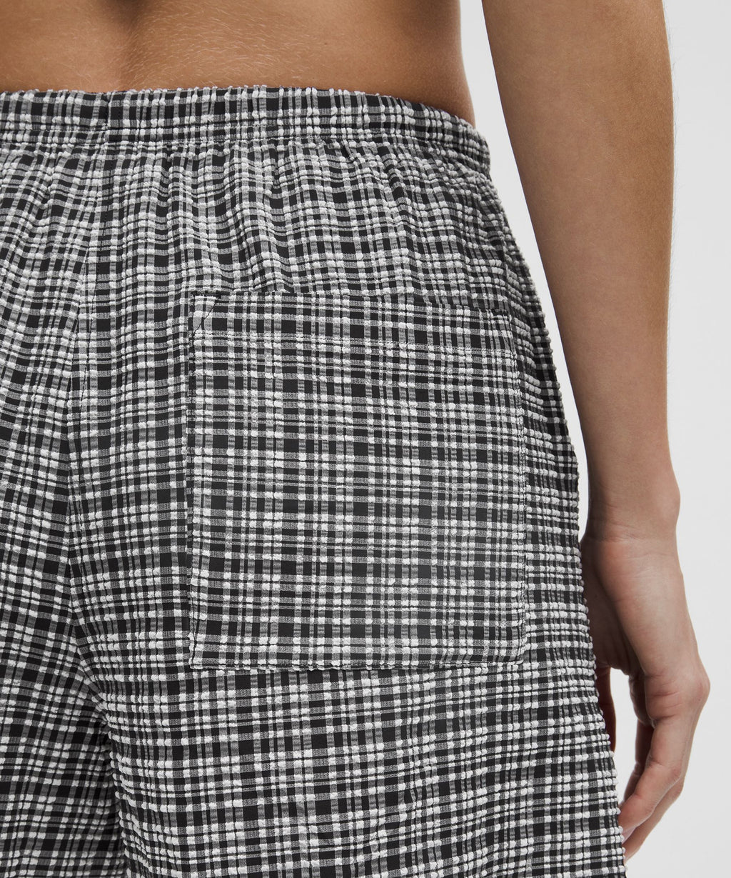 Seersucker Check Mid-Rise Pull-On Short 3"