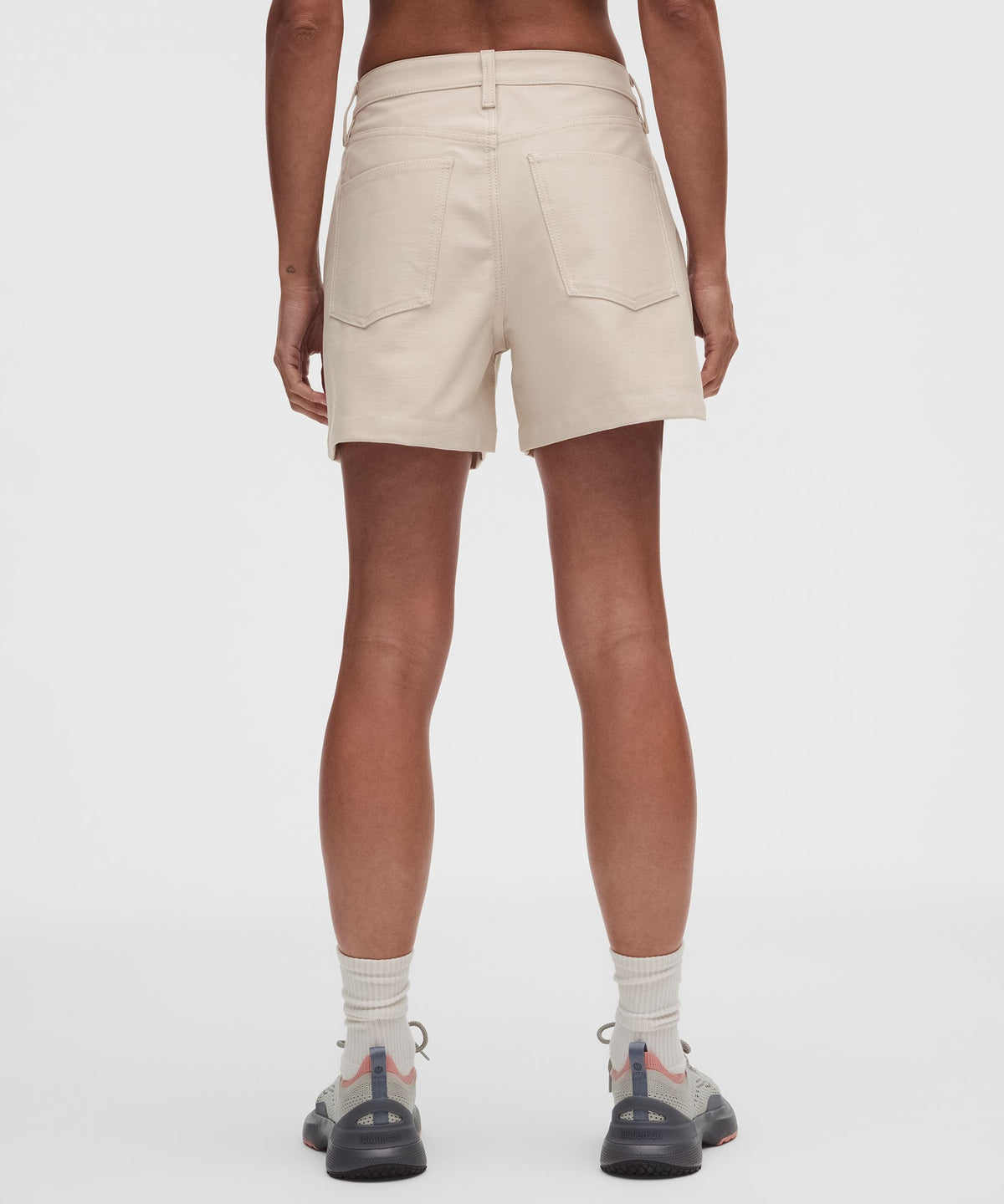 EasyFive Mid-Rise Short 4.5"