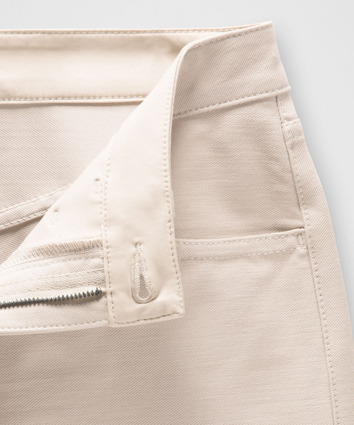 EasyFive Mid-Rise Short 4.5"