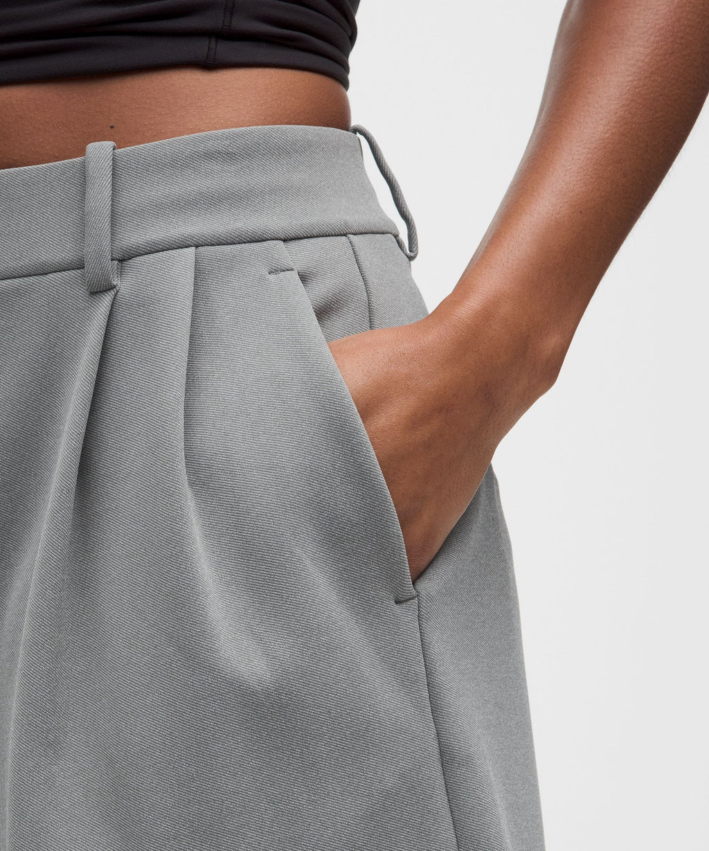 Daydrift High-Rise Pleated Short 5"Twill