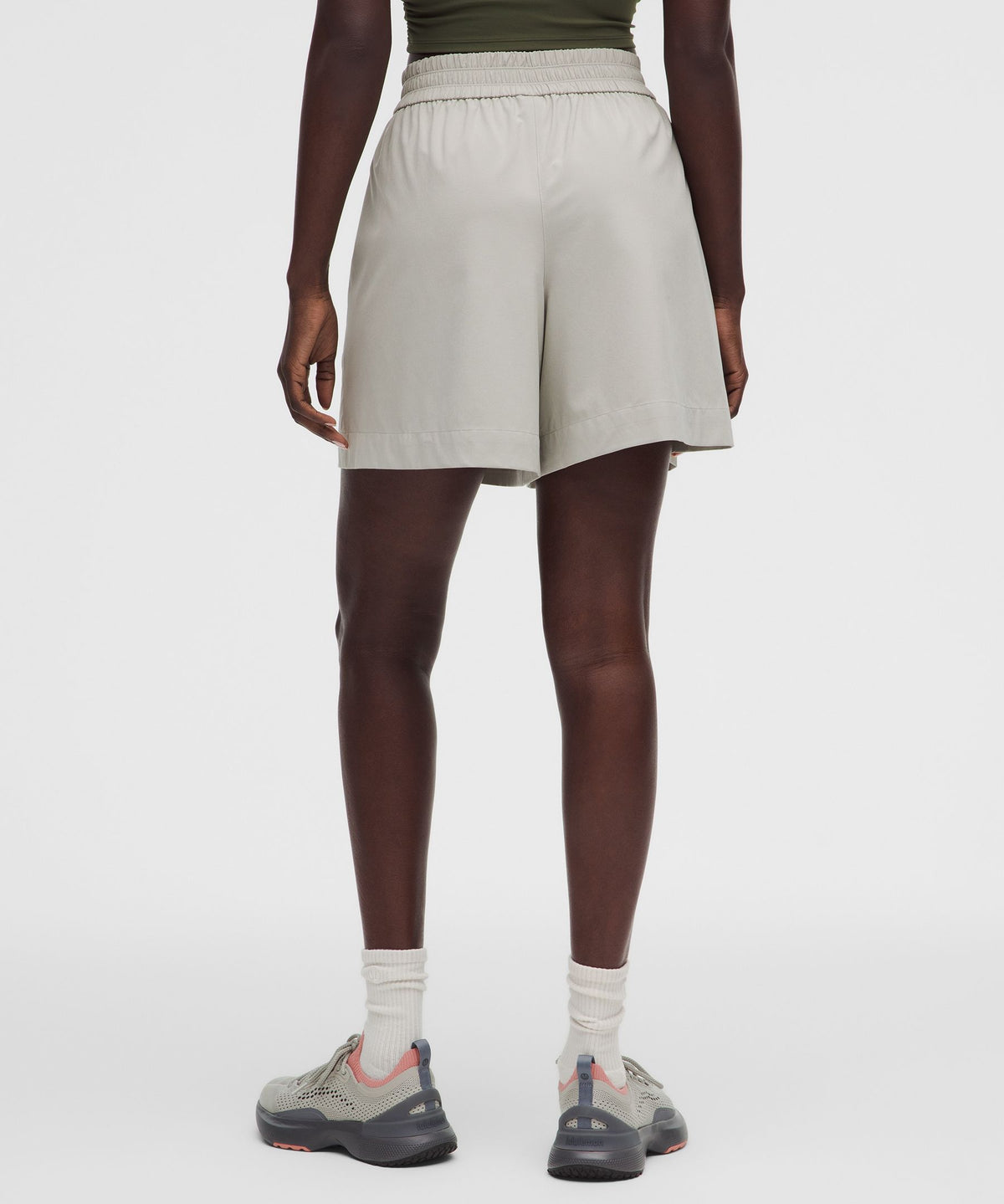 Breezily Mid-Rise Short 6"
