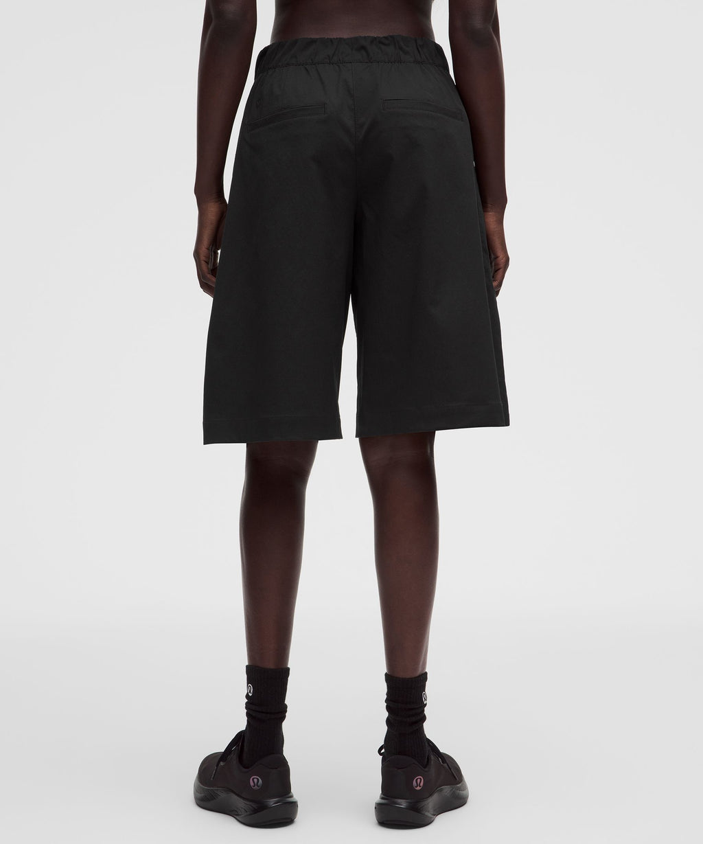Woven Mid-Rise Bermuda Short