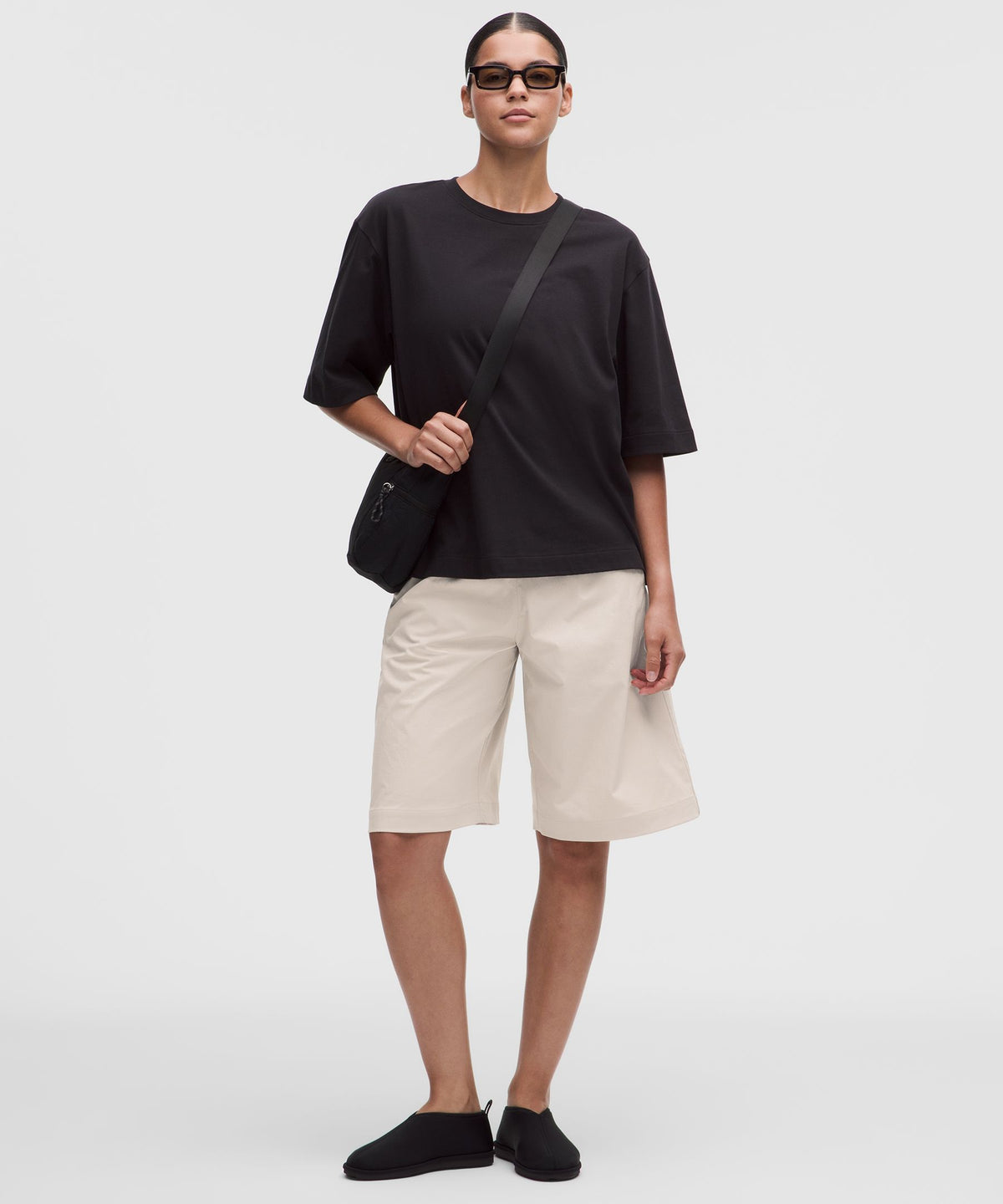 Woven Mid-Rise Bermuda Short