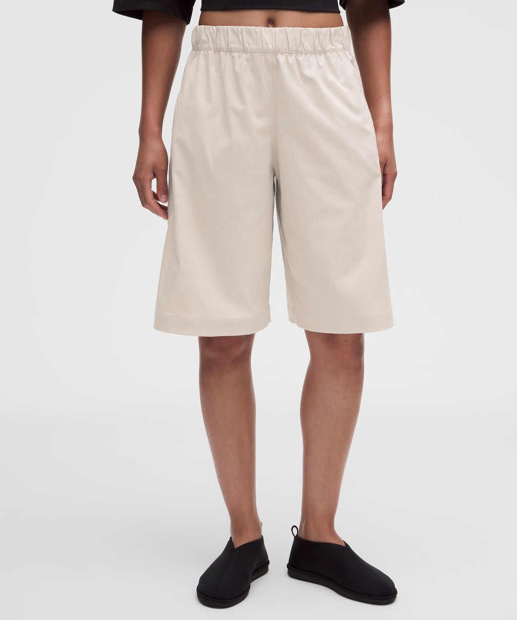 Woven Mid-Rise Bermuda Short