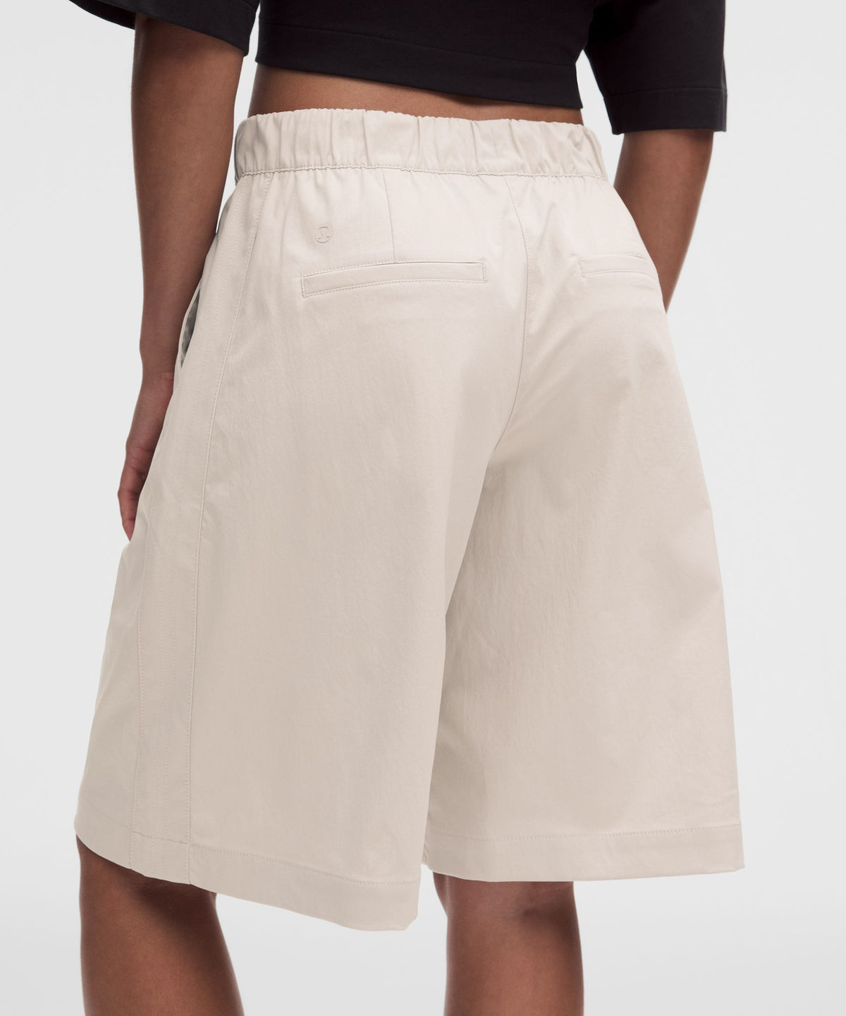 Woven Mid-Rise Bermuda Short