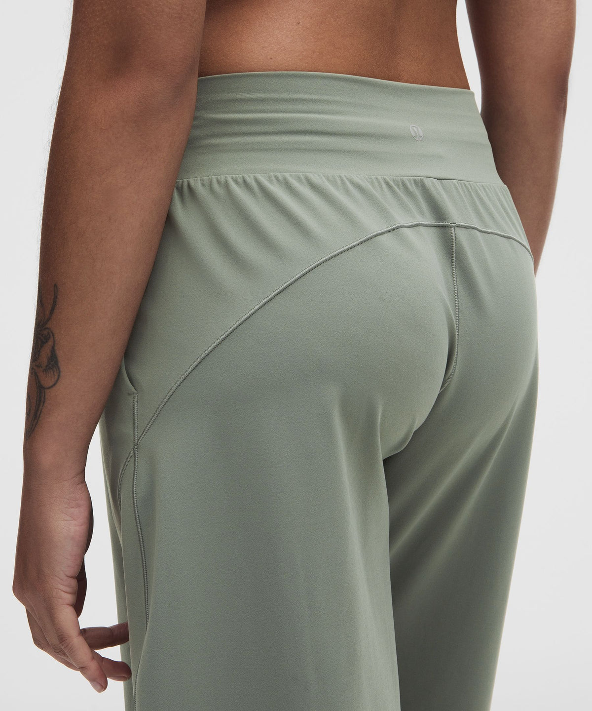 Groove Mid-Rise Relaxed Bermuda Short