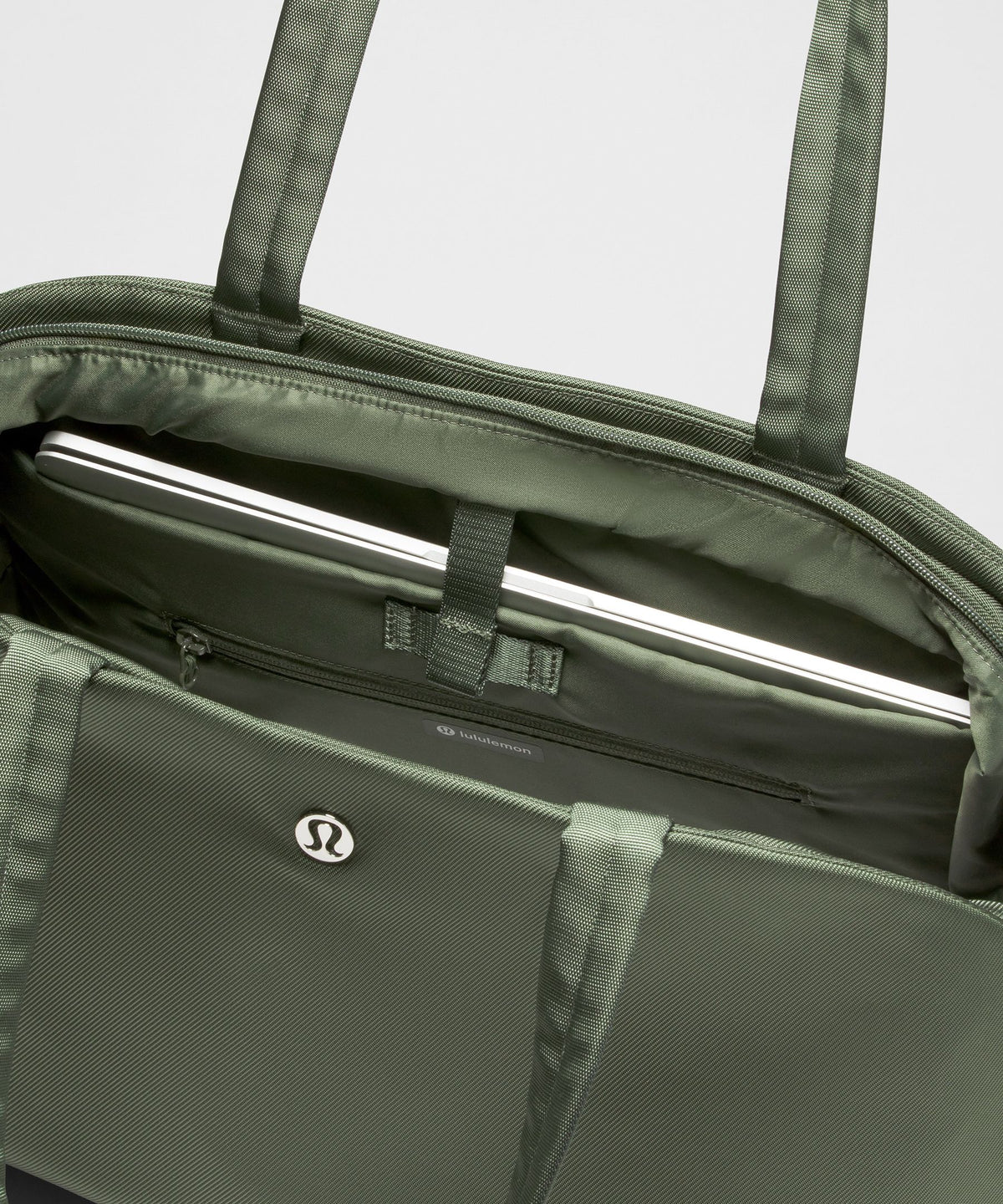 City Essentials Bag 25L