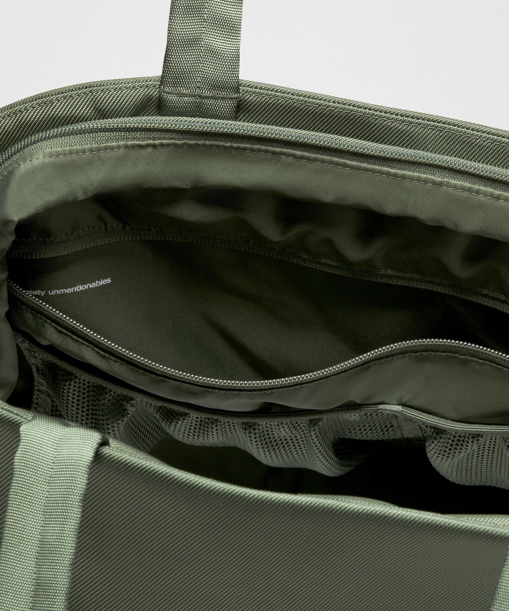 City Essentials Bag 25L