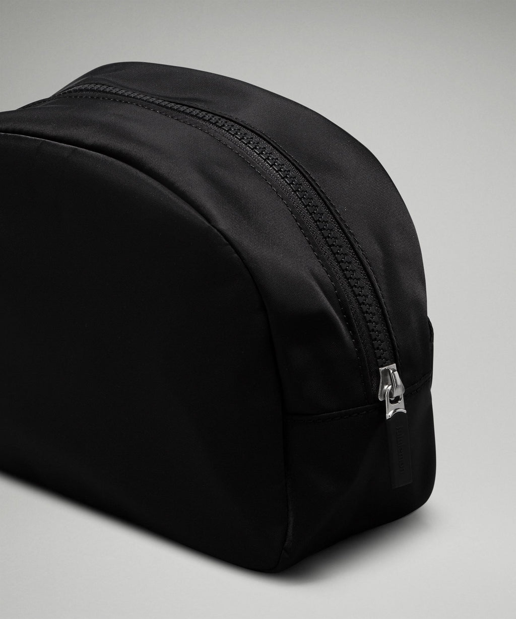 City Essentials Pouch 4L