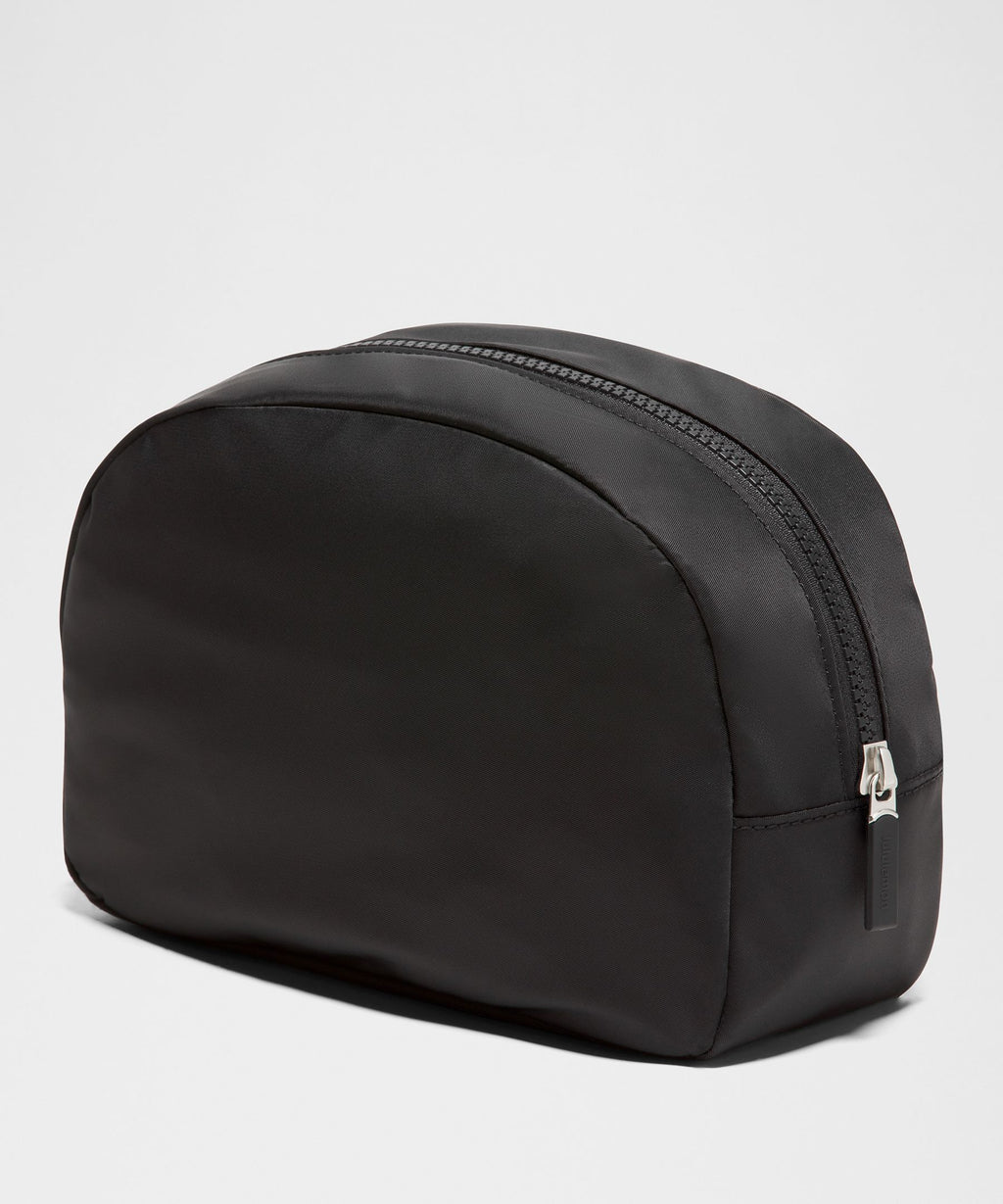 City Essentials Pouch 4L