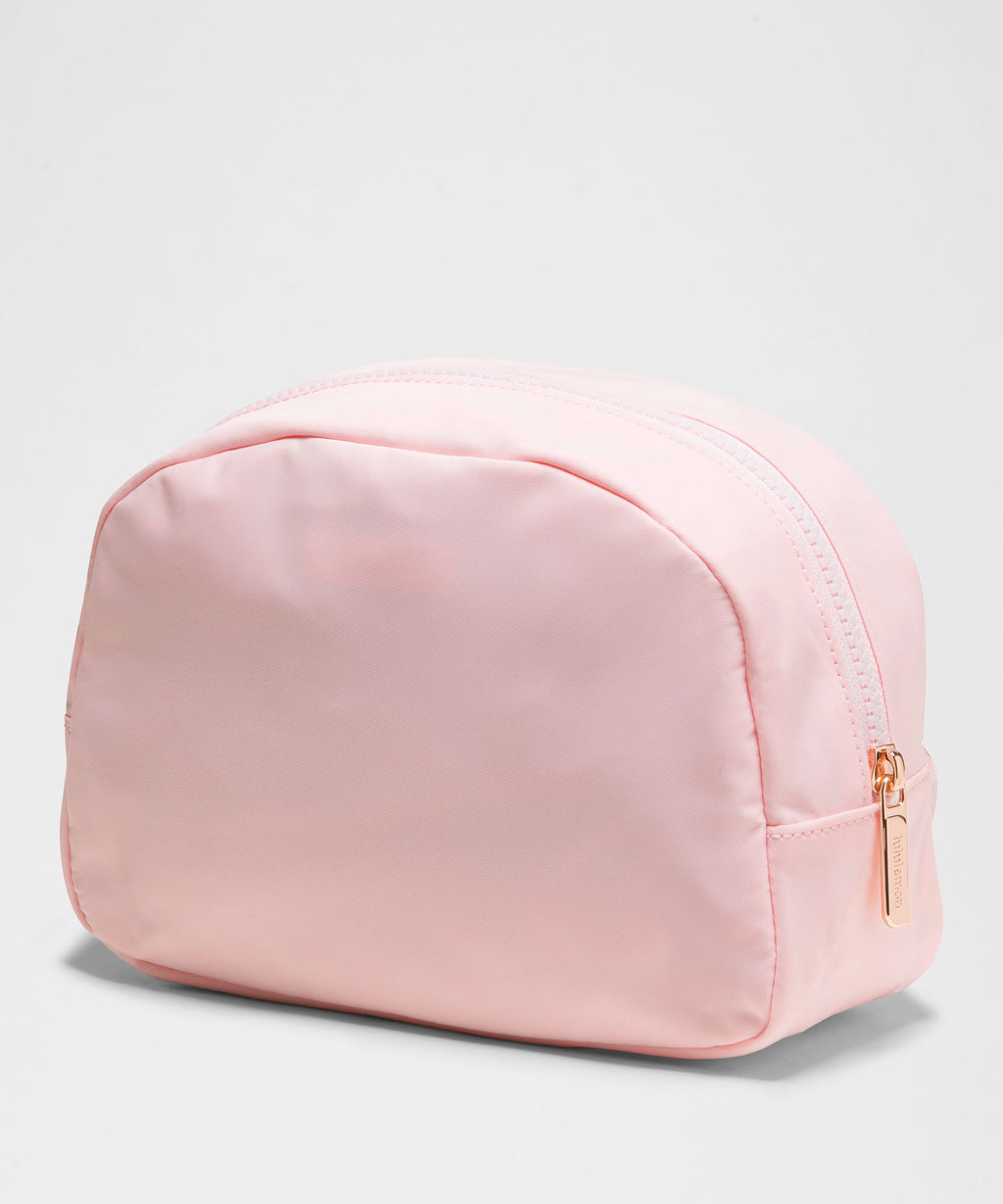 City Essentials Pouch 4L