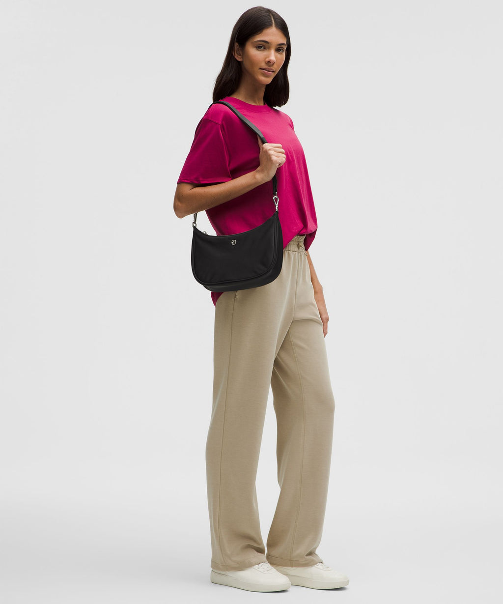City Essentials Small Shoulder Bag 3L
