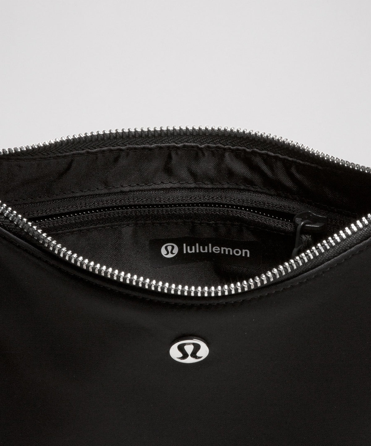 City Essentials Small Shoulder Bag 3L