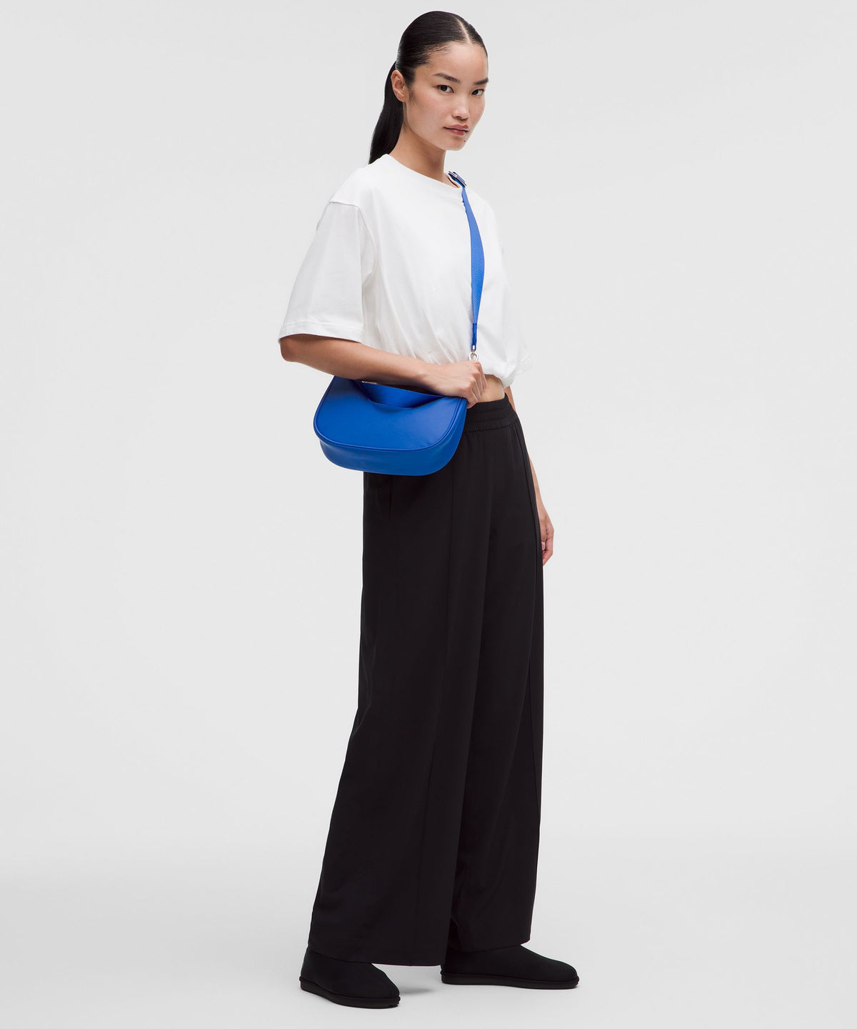 City Essentials Small Shoulder Bag 3L