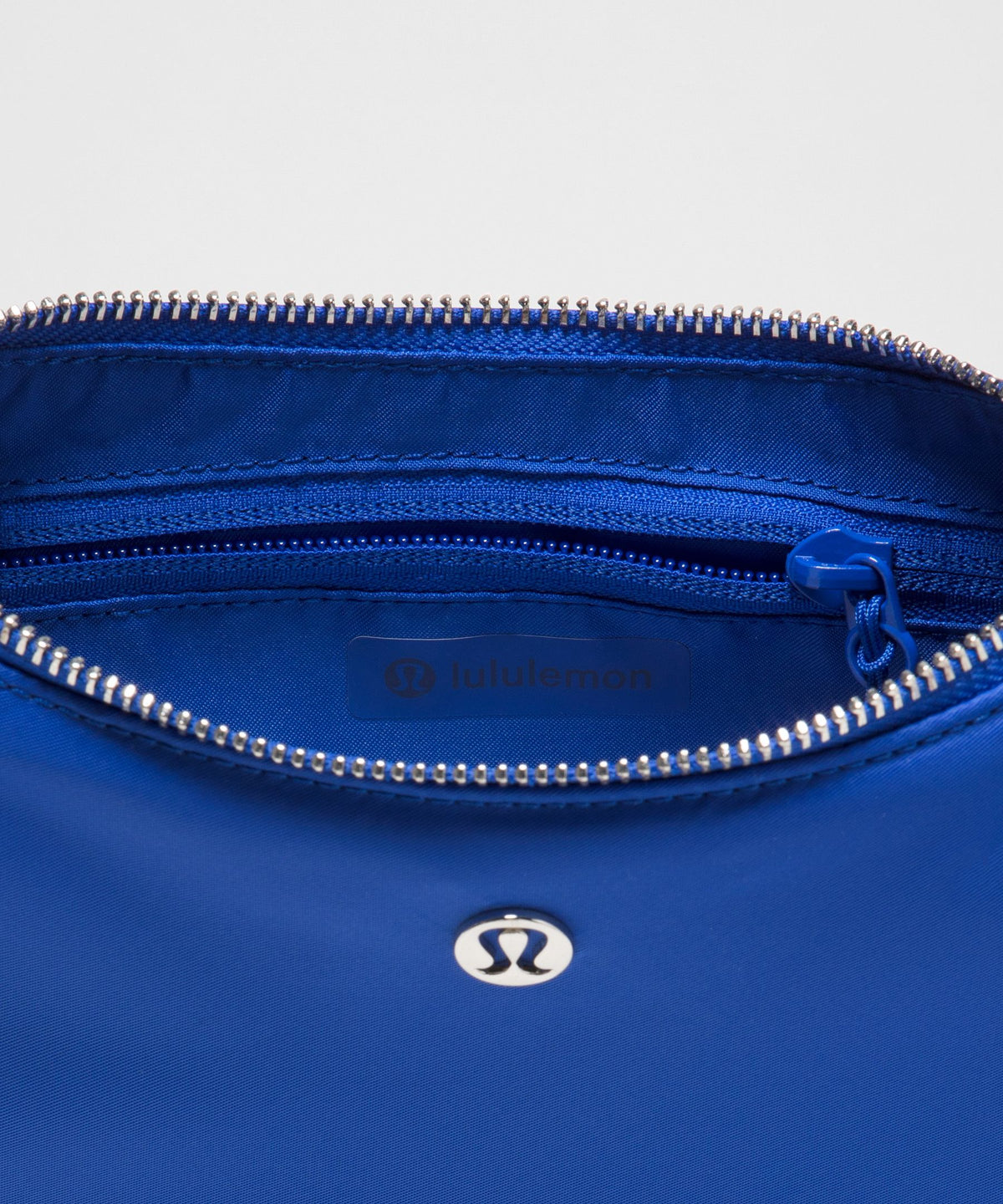 City Essentials Small Shoulder Bag 3L