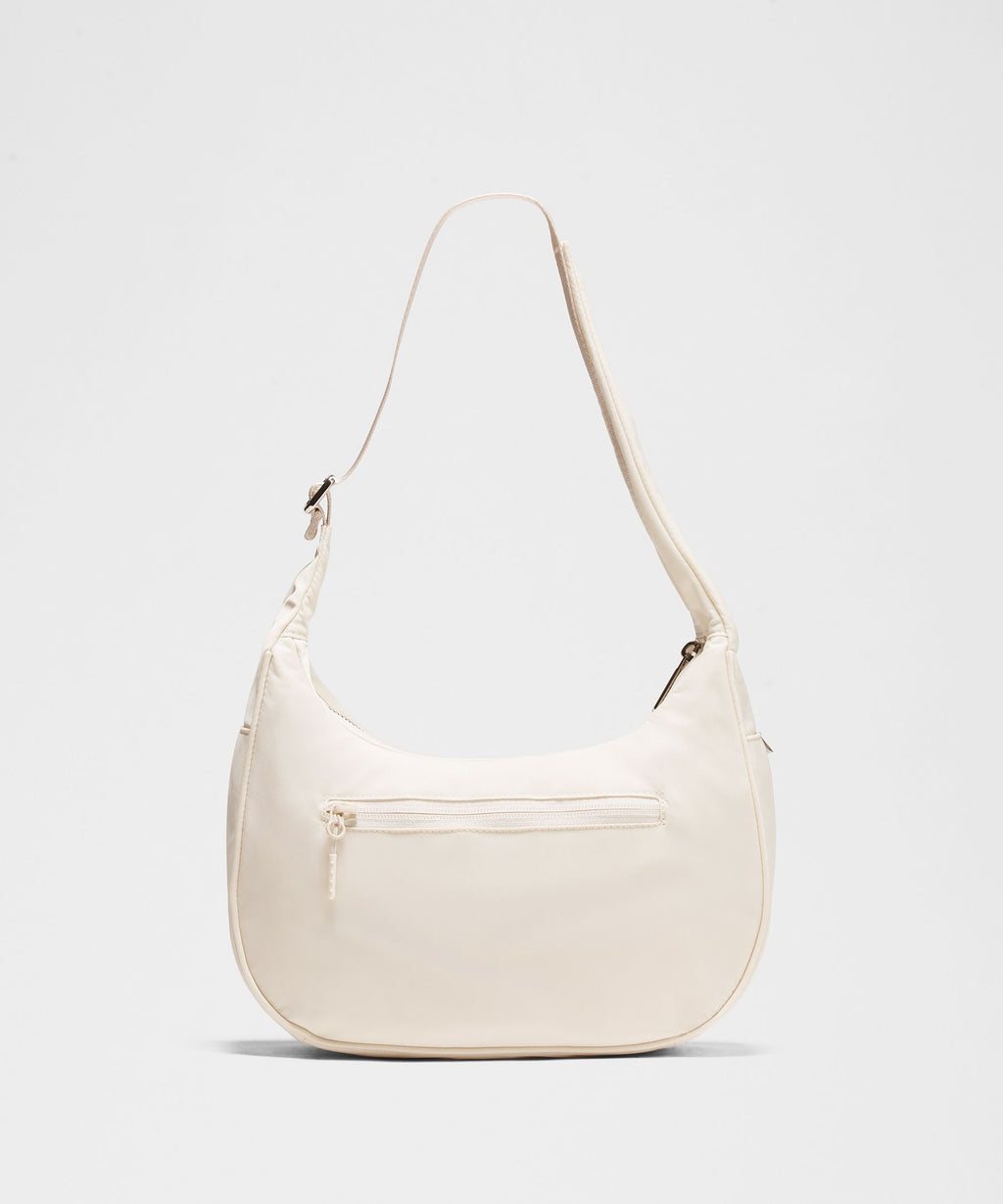City Essentials Shoulder Bag 4L