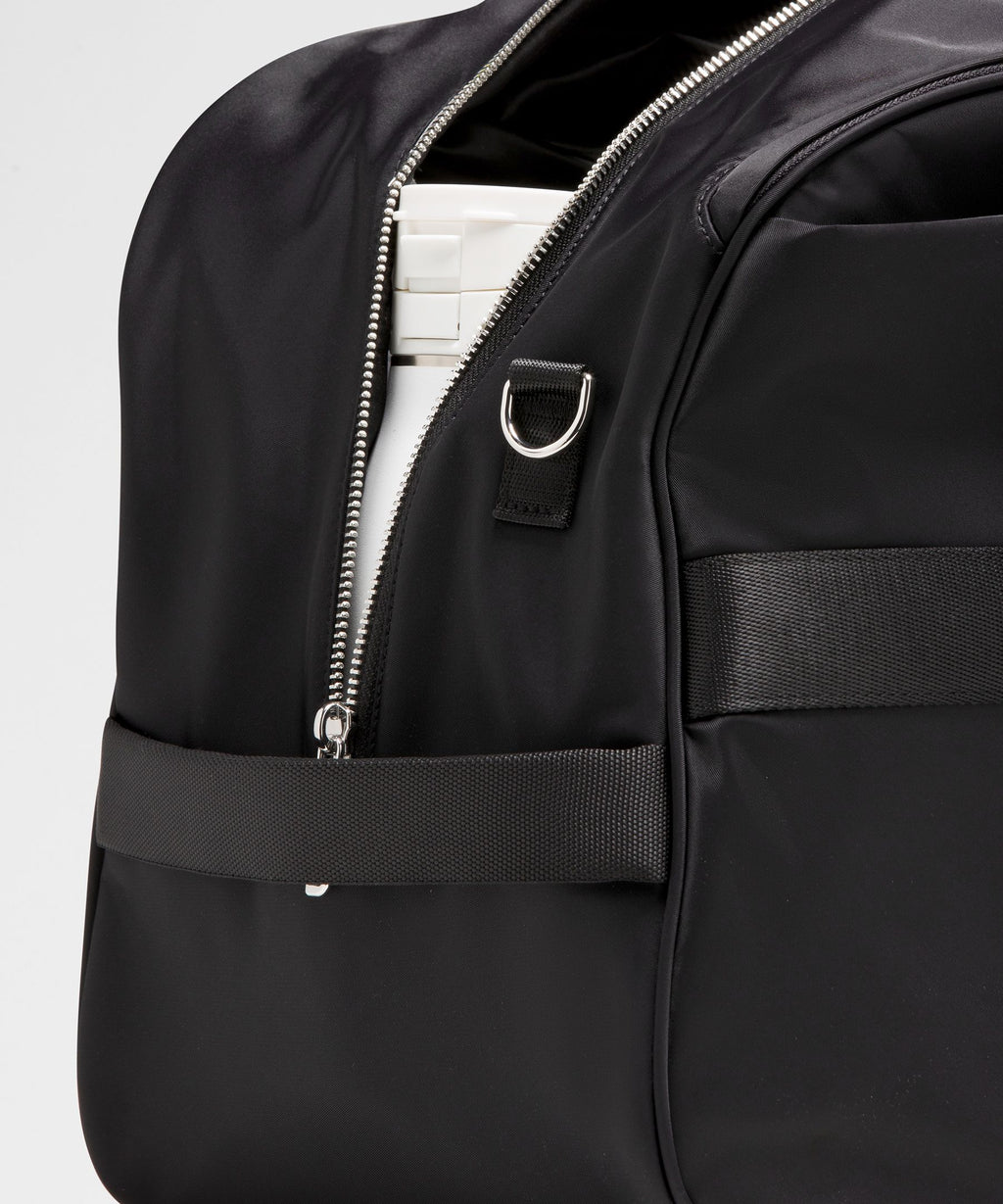 City Essentials Duffle Bag 28L