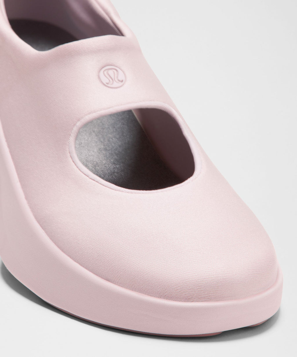 Women's Mary Train Sneaker