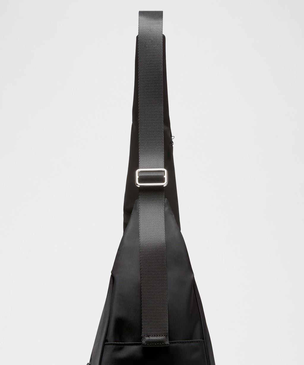 City Essentials Oversized Shoulder Bag 18L