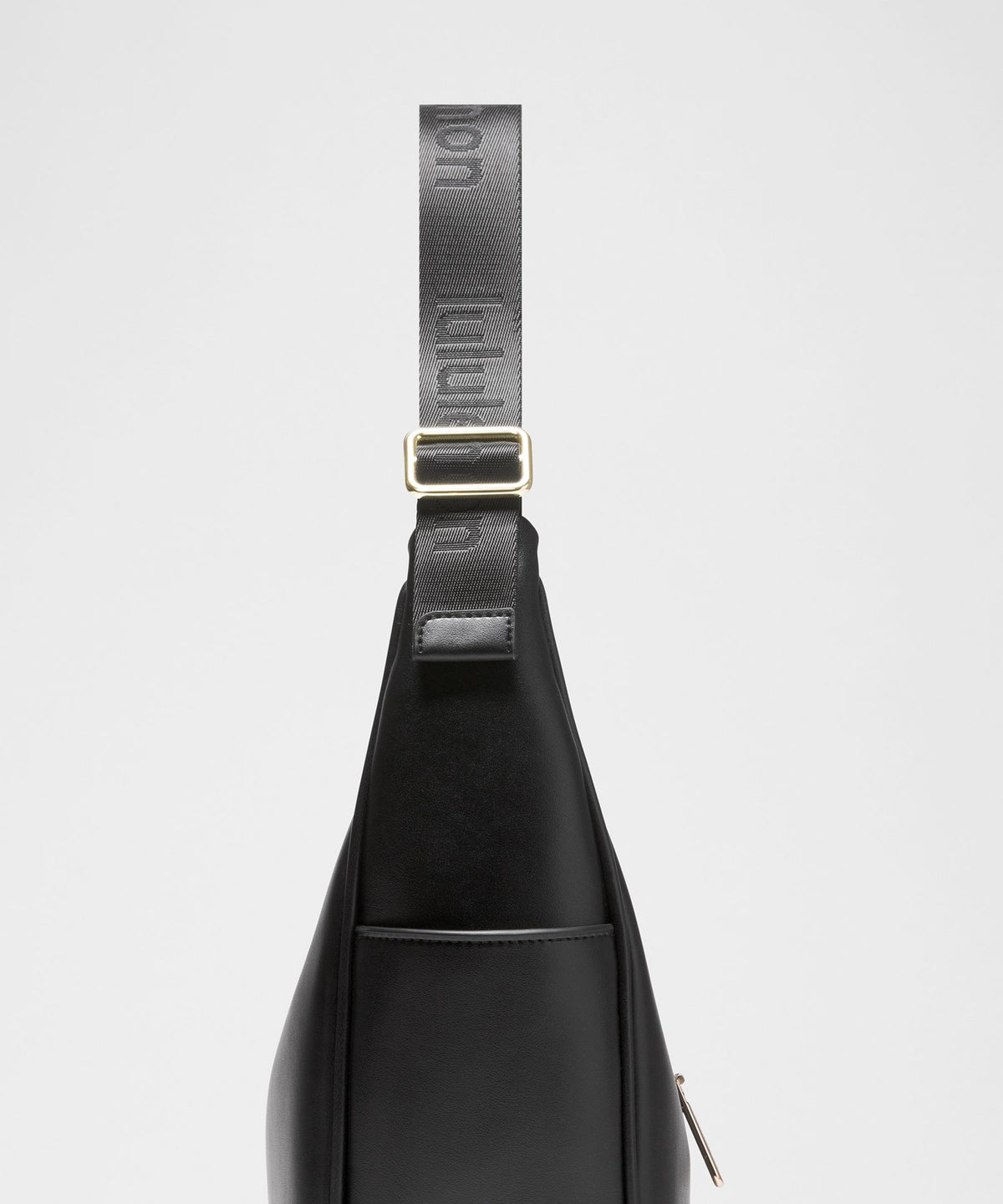 City Essentials Shoulder Bag 4LSmooth Leather Alternative