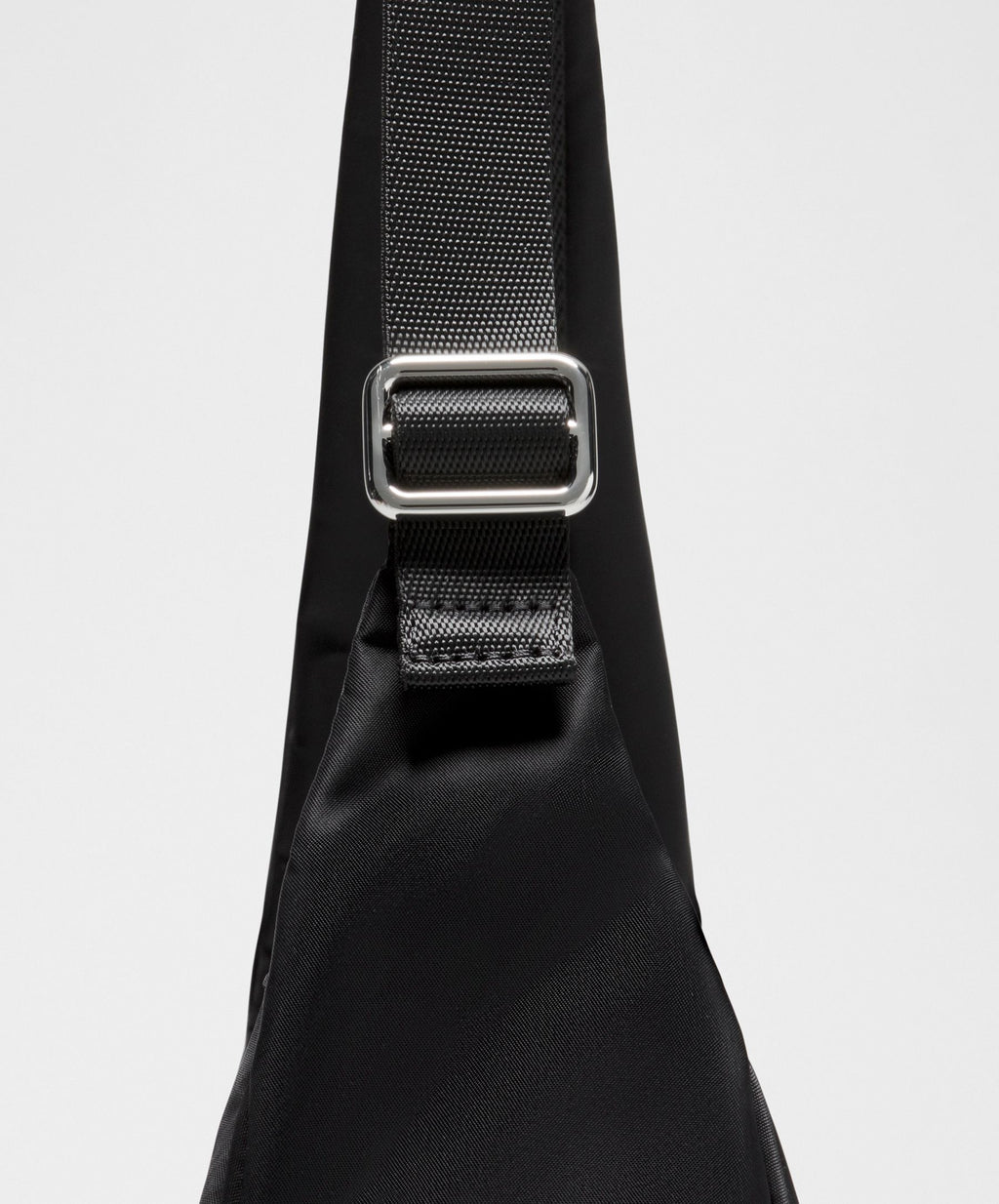 City Essentials Shoulder Bag 4L