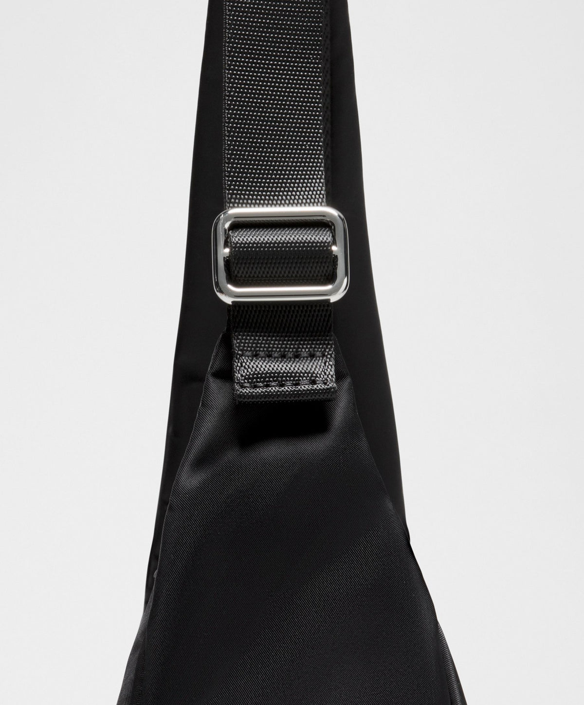 City Essentials Shoulder Bag 4L