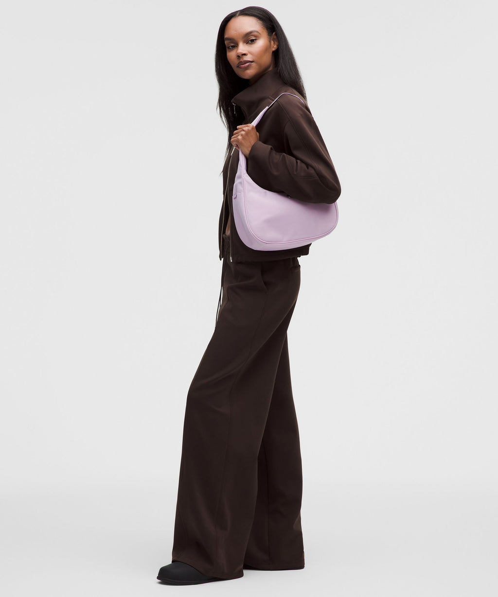 City Essentials Shoulder Bag 4L